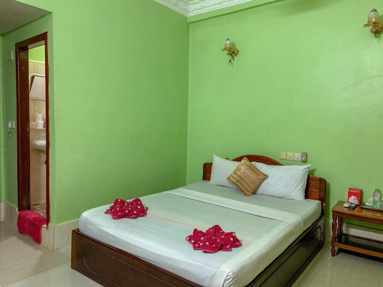 Damnak Riverside Villa Siem Reap Luaran gambar