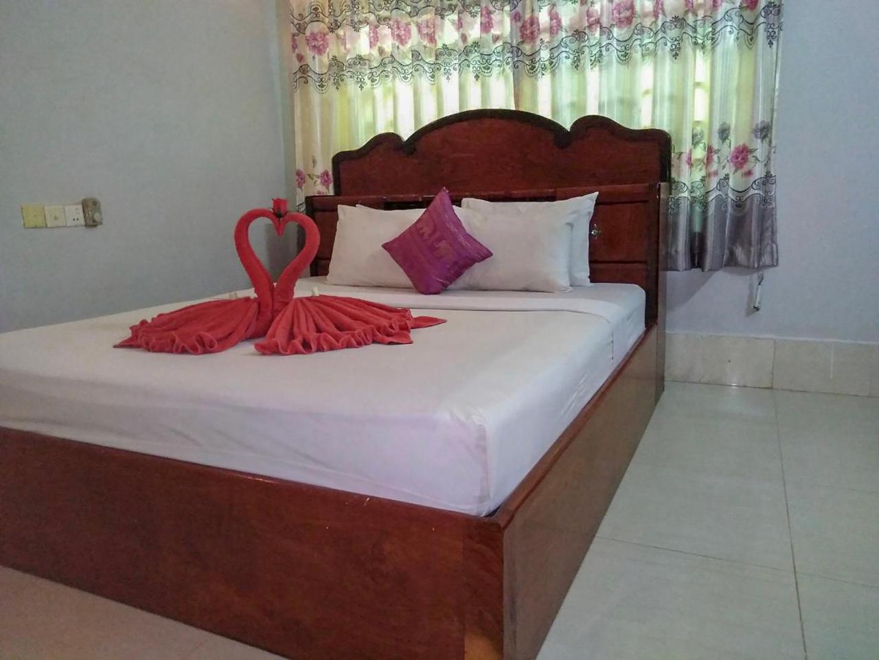 Damnak Riverside Villa Siem Reap Luaran gambar